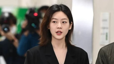 음주운전 논란 김새론 자숙 1년만에 복귀 시동...MV컨셉에 모두 경악