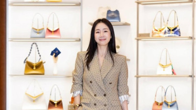 올해 50살 찍은 최지우 누님 최근 미모 ㄷㄷ