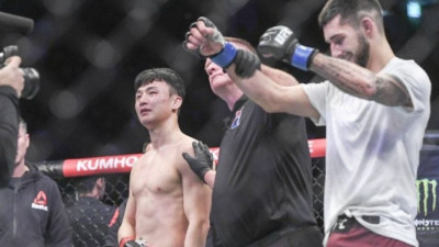 UFC 파이터도 쫄았던 한국의 새벽 거리.jpg