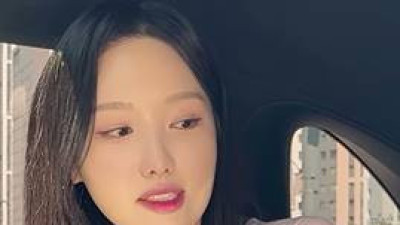 김세연 아나운서 단추 틈 움짤